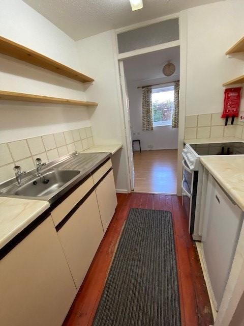 Property photo 2 of 8 Kitchen