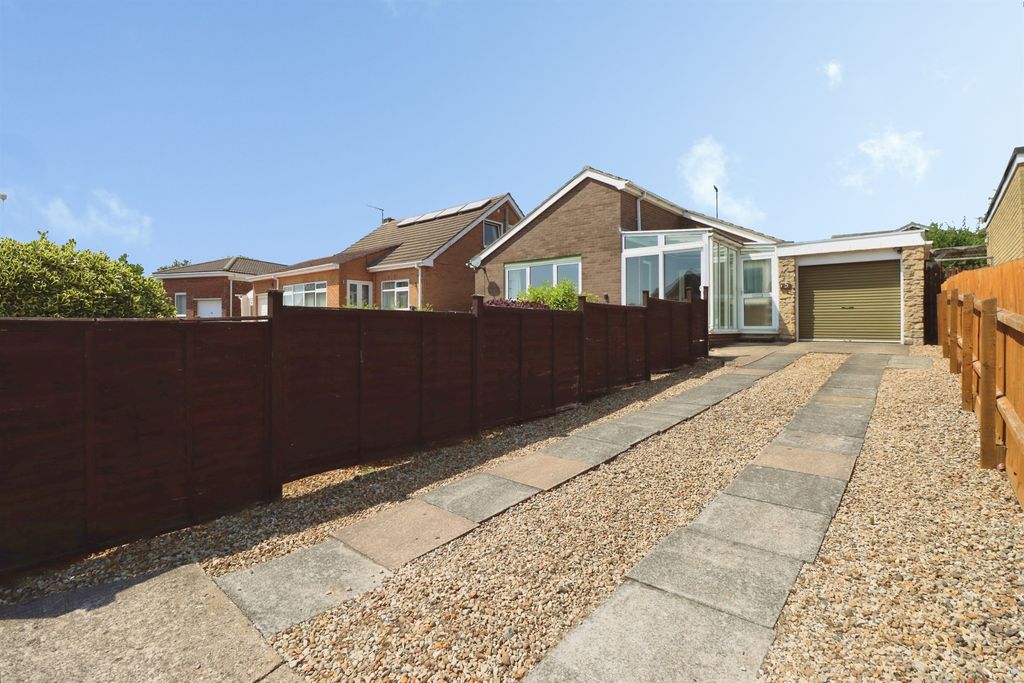 Property photo 1 of 17 Externally