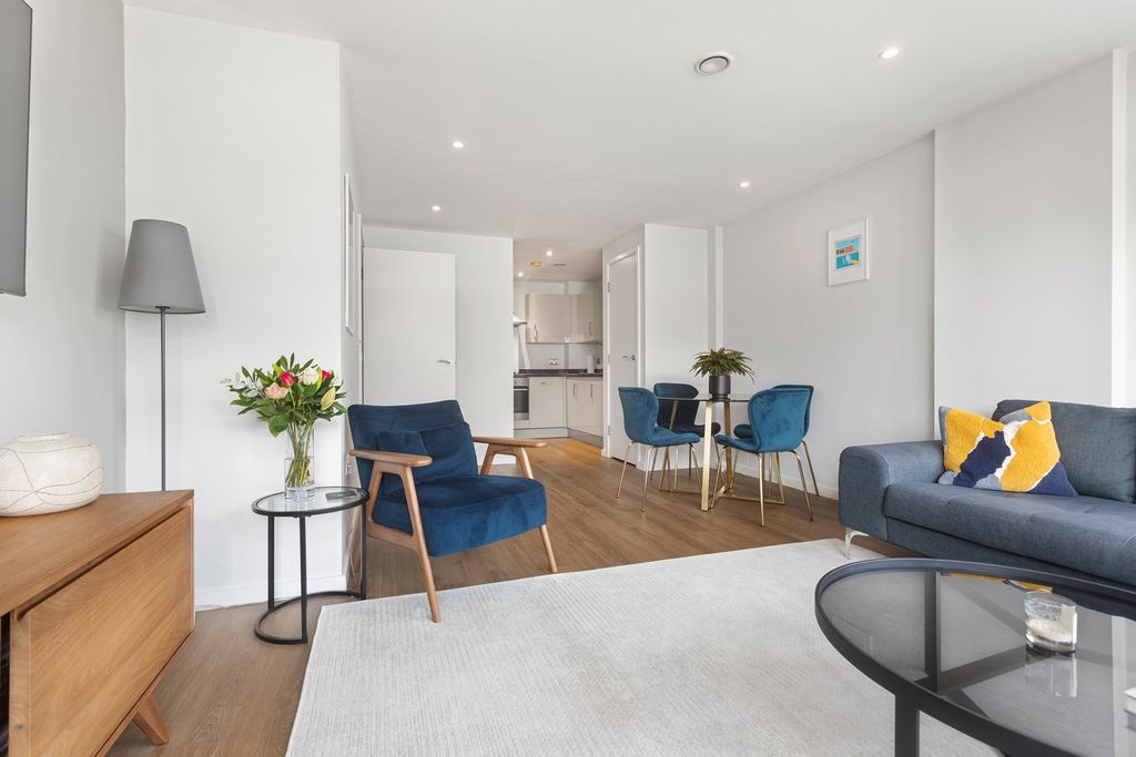 Property photo 2 of 10