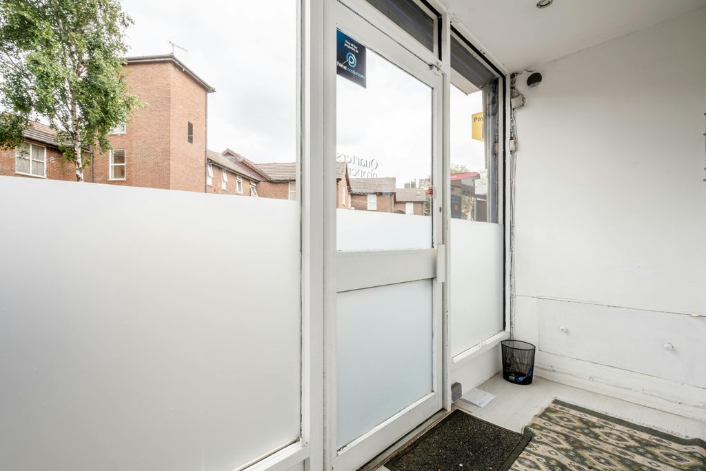 Property photo 2 of 8 Hoe St 102 - 1.Jpg