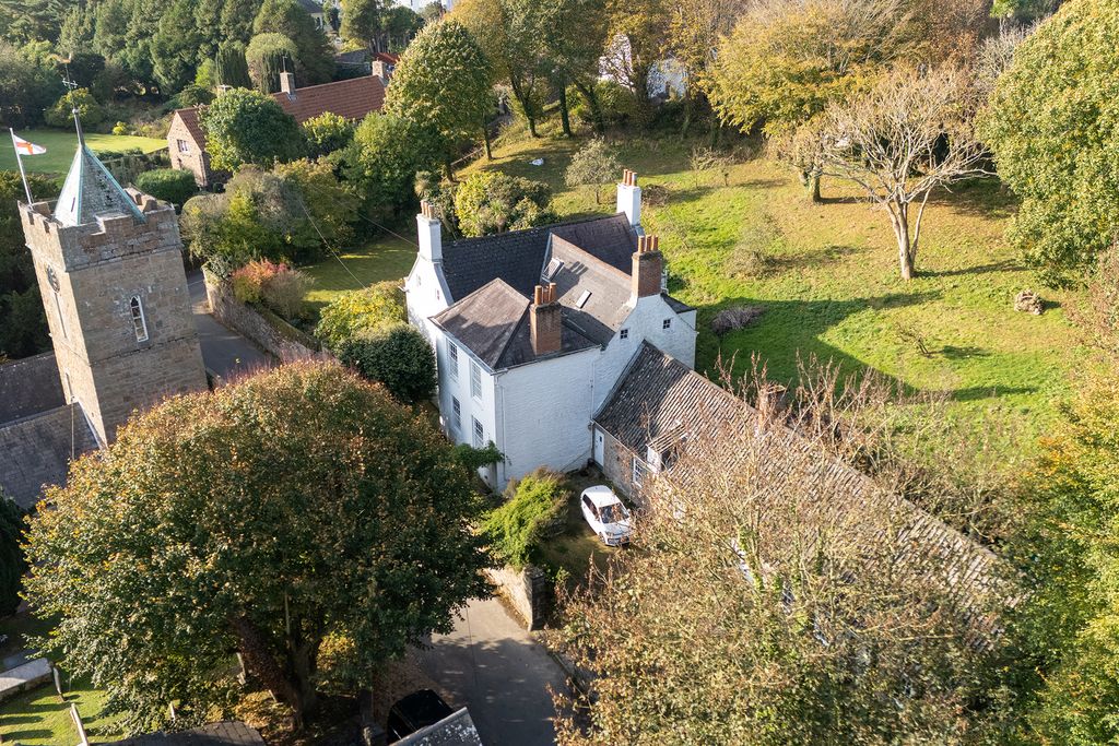 Property photo 3 of 29 Photo 2