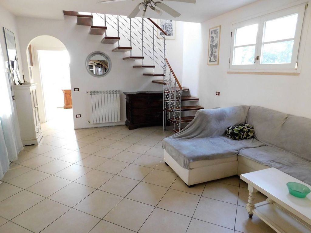 Property photo 1 of 26