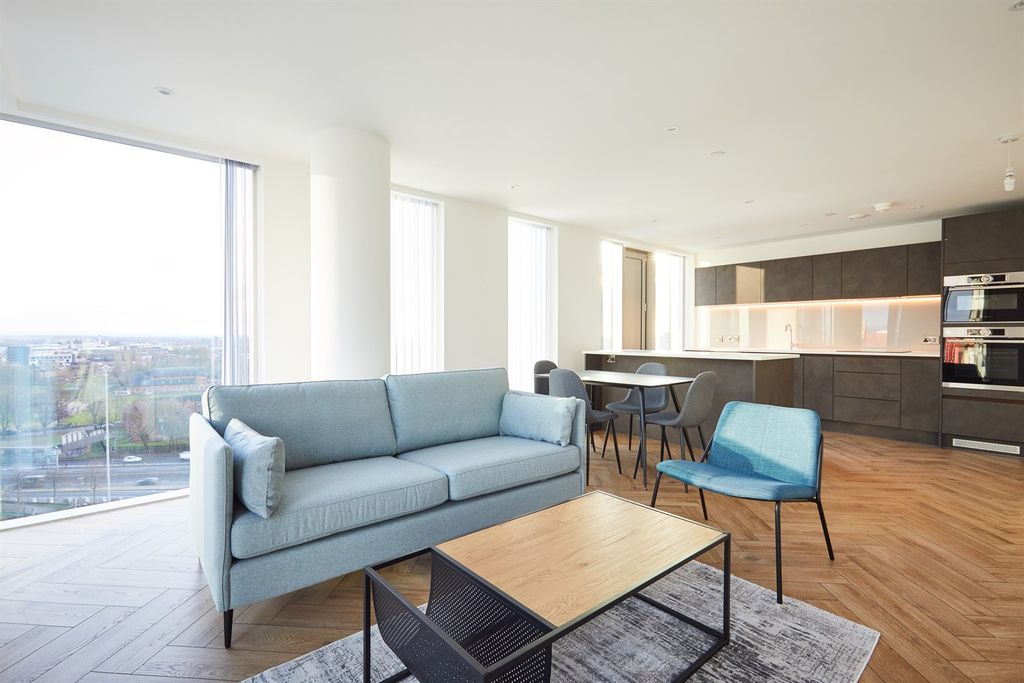 Property photo 1 of 19 (Main)