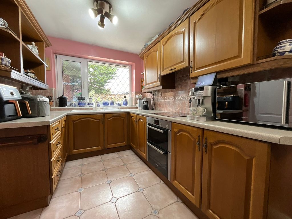 Property photo 2 of 18 4309014