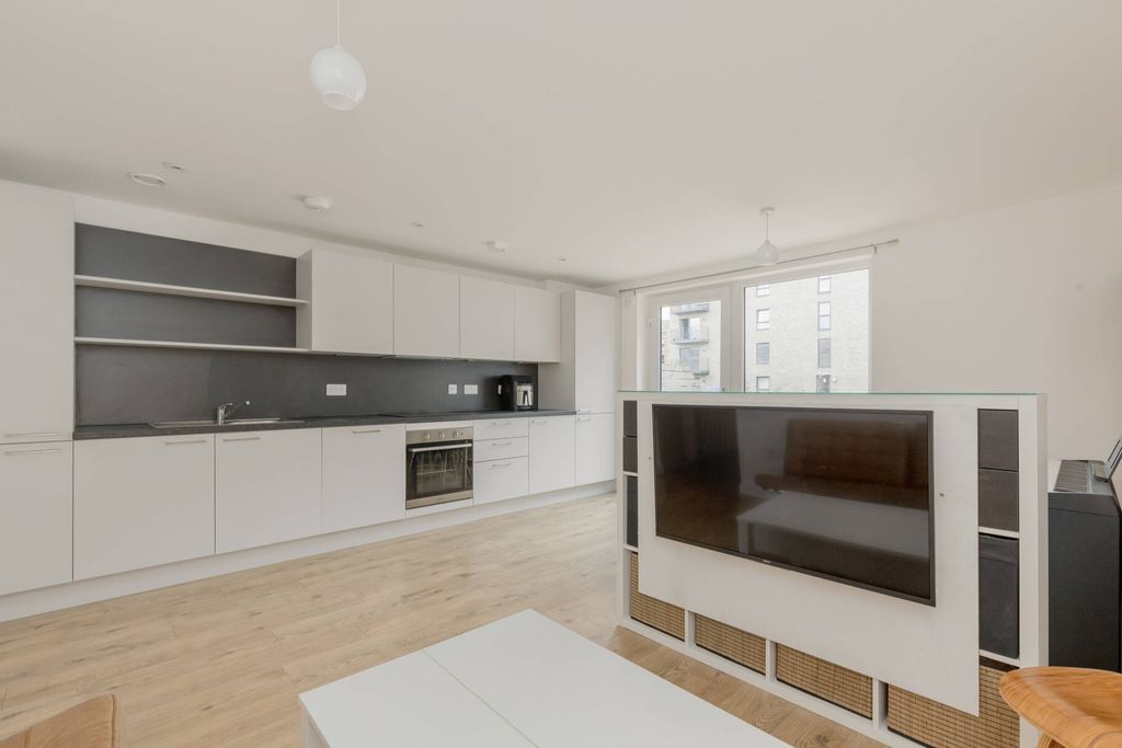 Property photo 2 of 16 Lounge / Dining Room / Kitchen