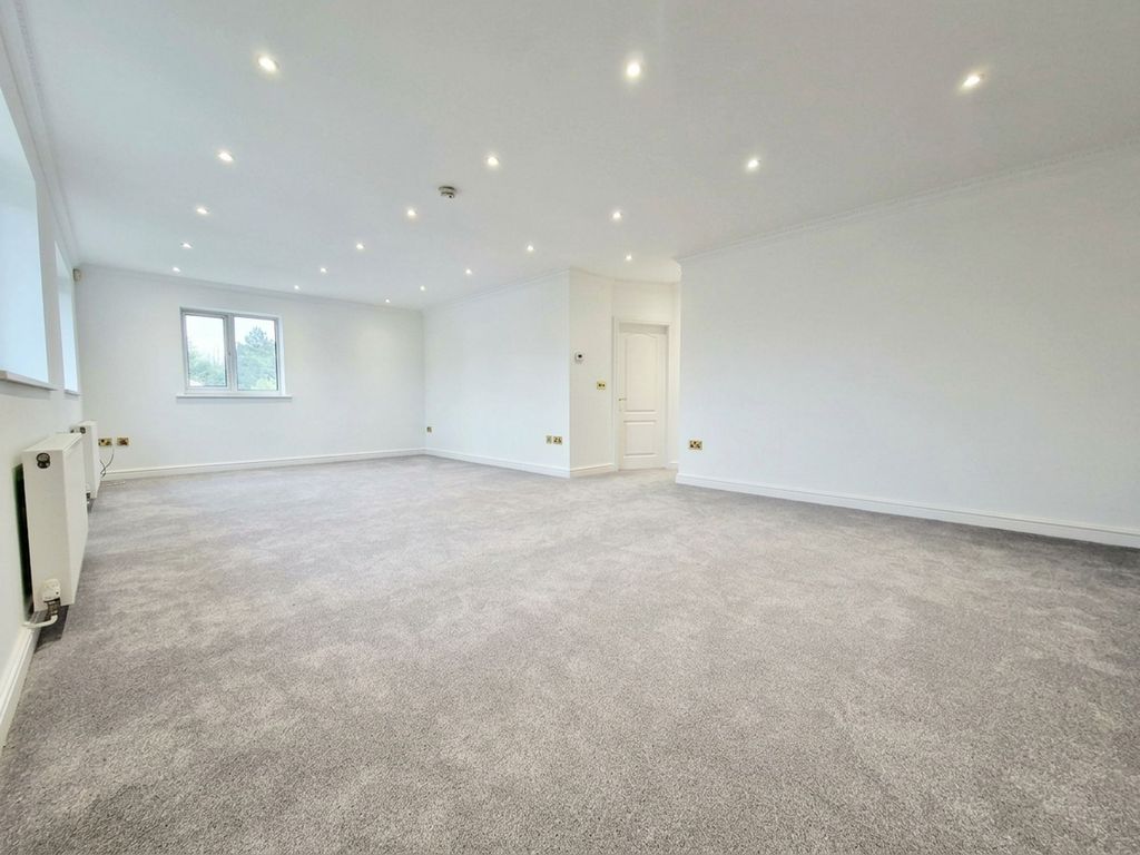 Property photo 3 of 27