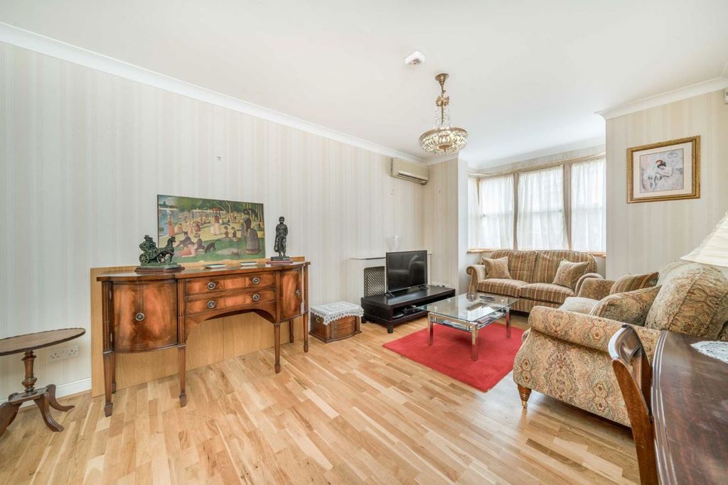 Property photo 3 of 9