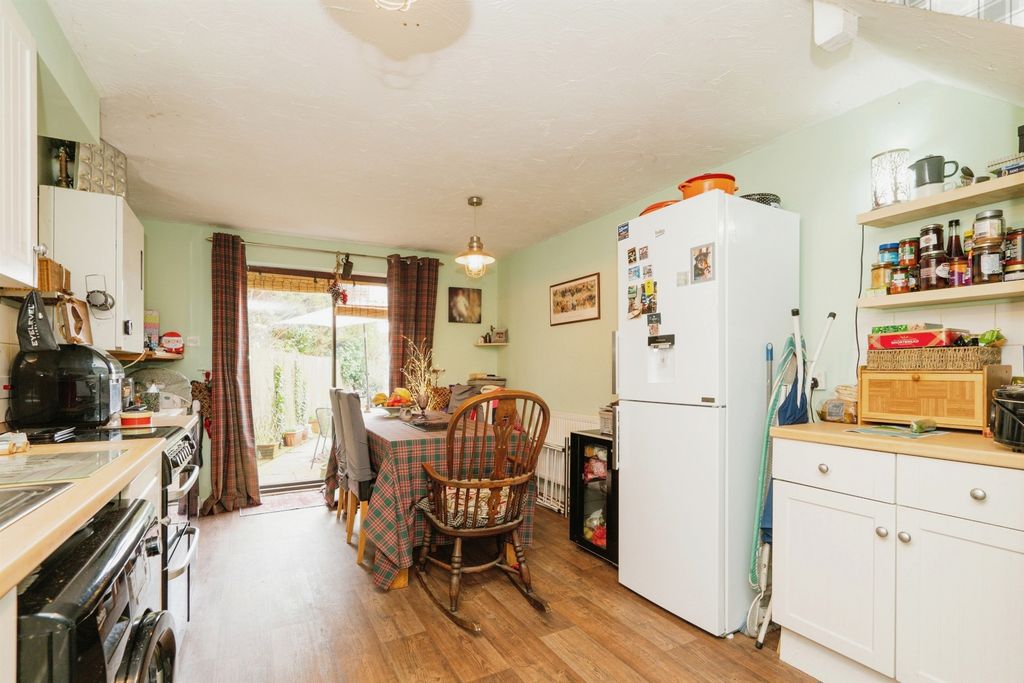 Property photo 3 of 16