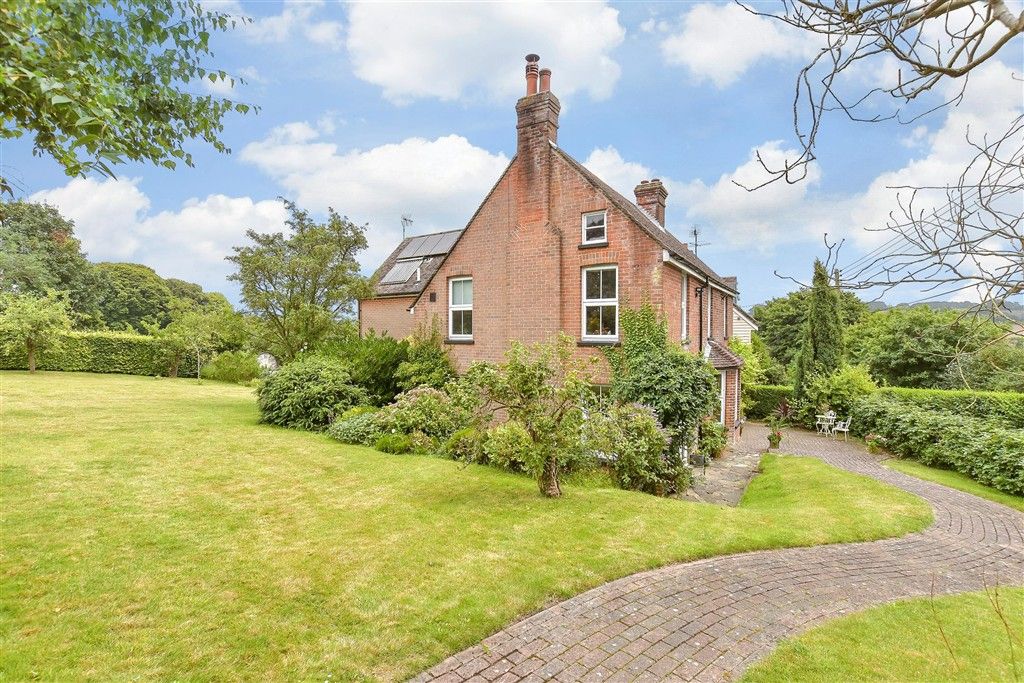 Property photo 1 of 14 Side Elevation