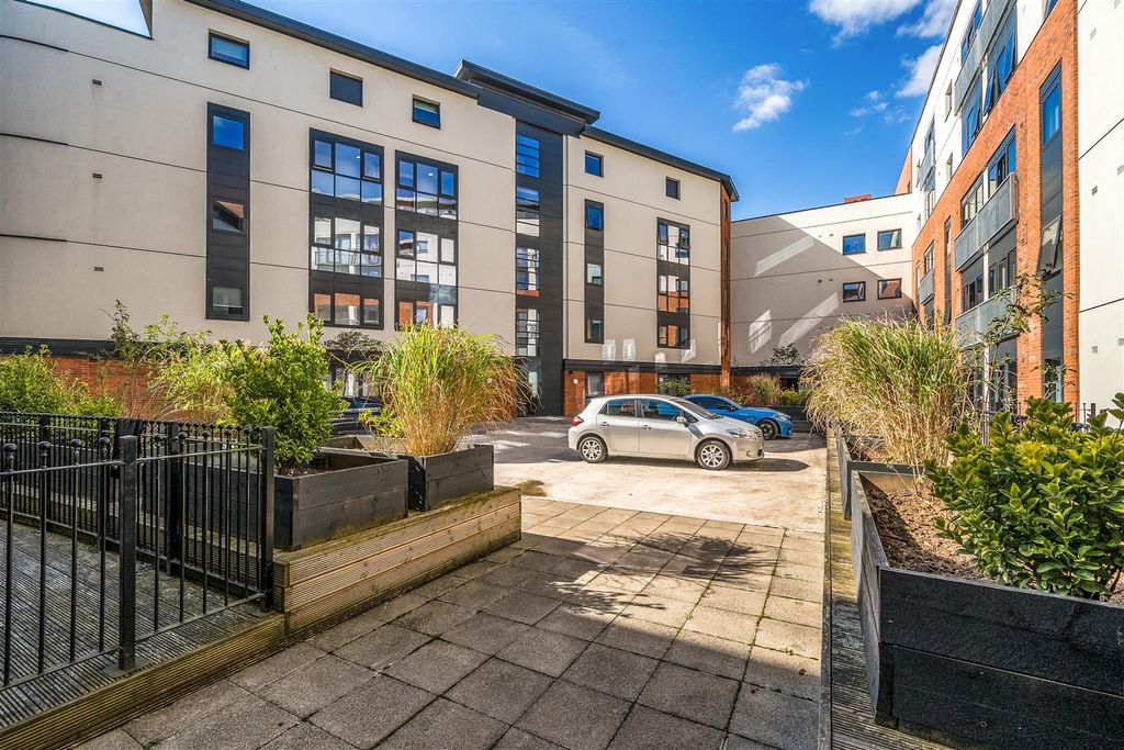 Property photo 3 of 8 66Edc016F237d-1188716 (10).Jpg