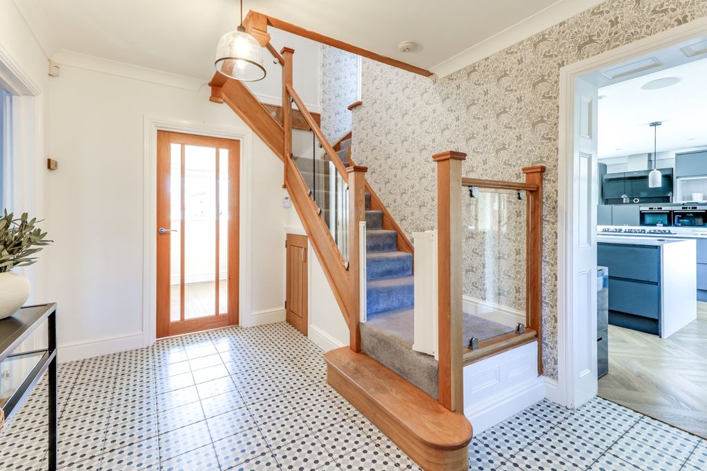 Property photo 2 of 25 5005993