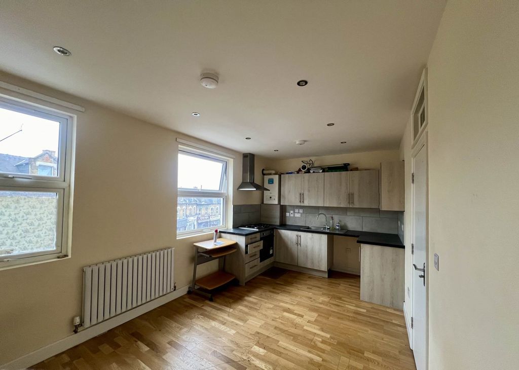Property photo 1 of 4