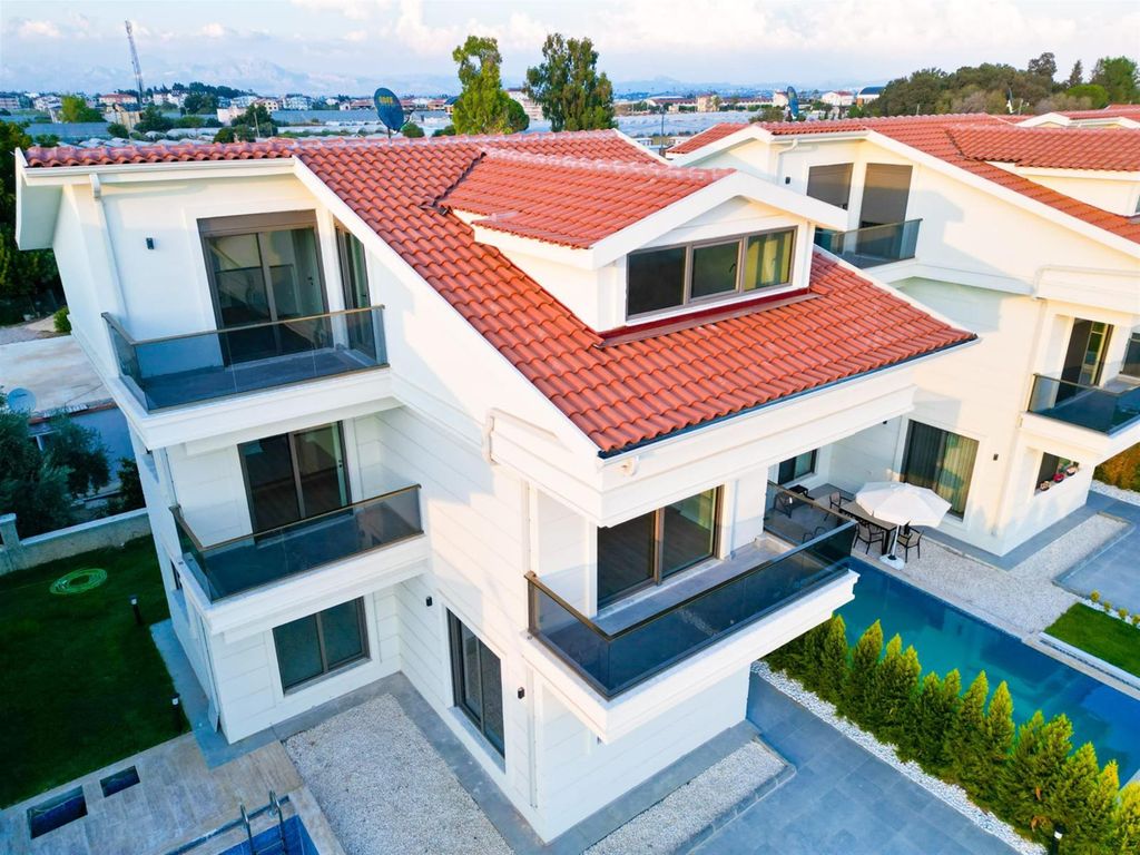 Property photo 2 of 16 Sensational Villa In Belek For Sale With A Private Pool - Balconies For Additional Outdoor Space