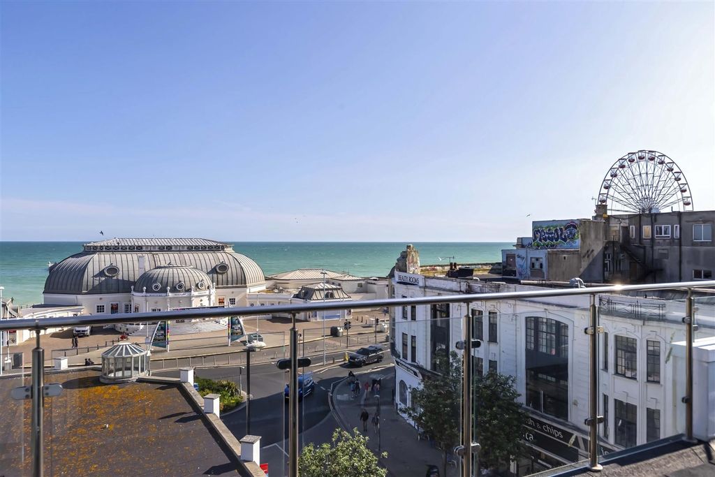 Property photo 1 of 13 Worthing House_14.Jpg