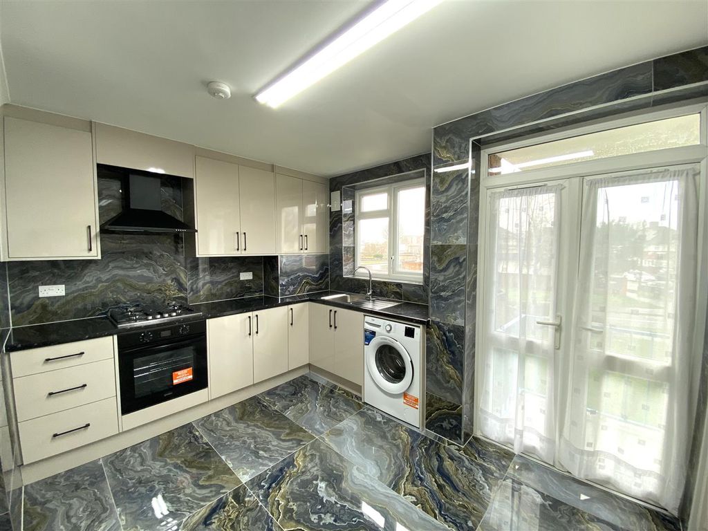 Property photo 2 of 11 Image00027.Jpeg