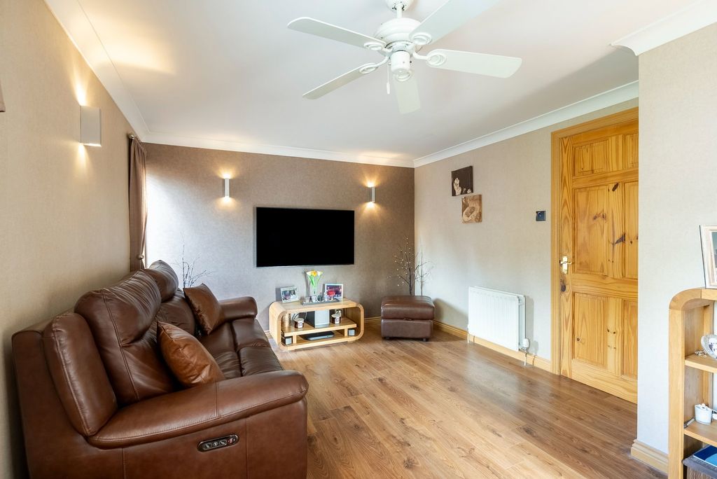 Property photo 3 of 29