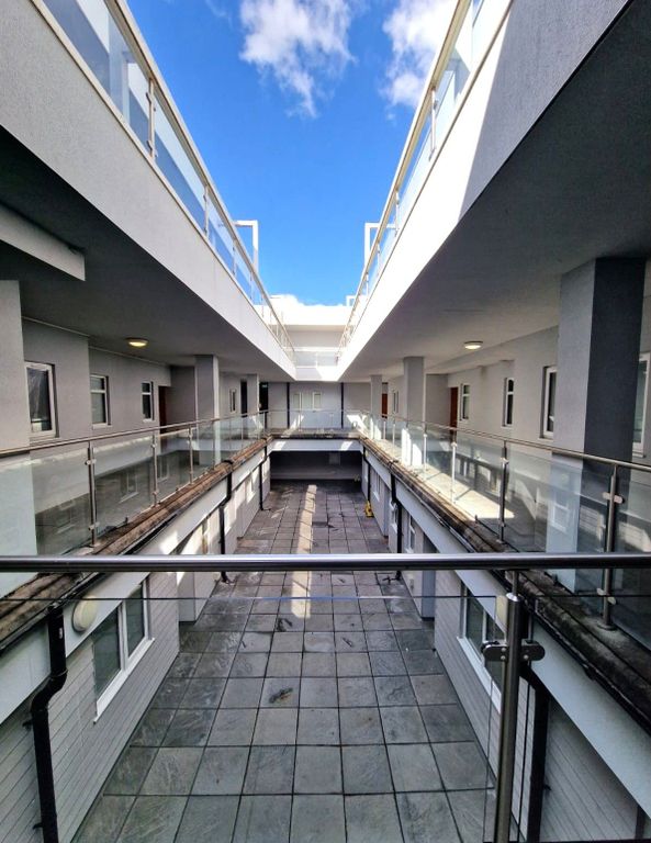 Property photo 2 of 18 Open Air - Internal Courtyard