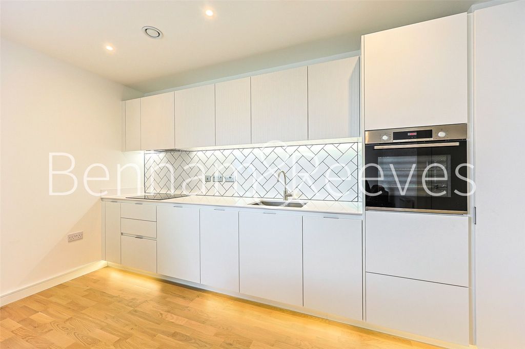 Property photo 2 of 16 Picture No. 02