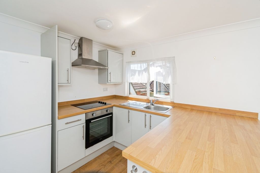 Property photo 2 of 11 Photo