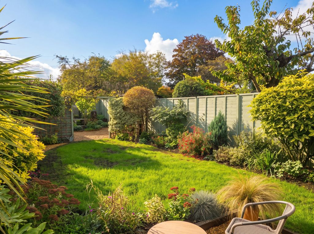 Property photo 2 of 34