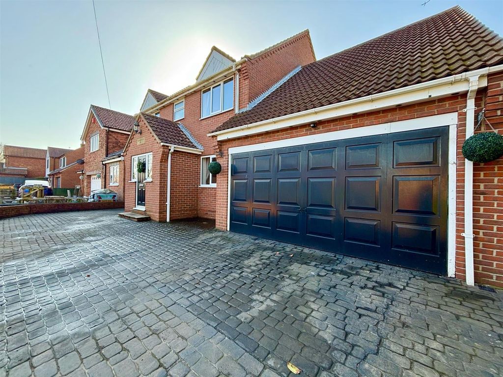 Property photo 1 of 41