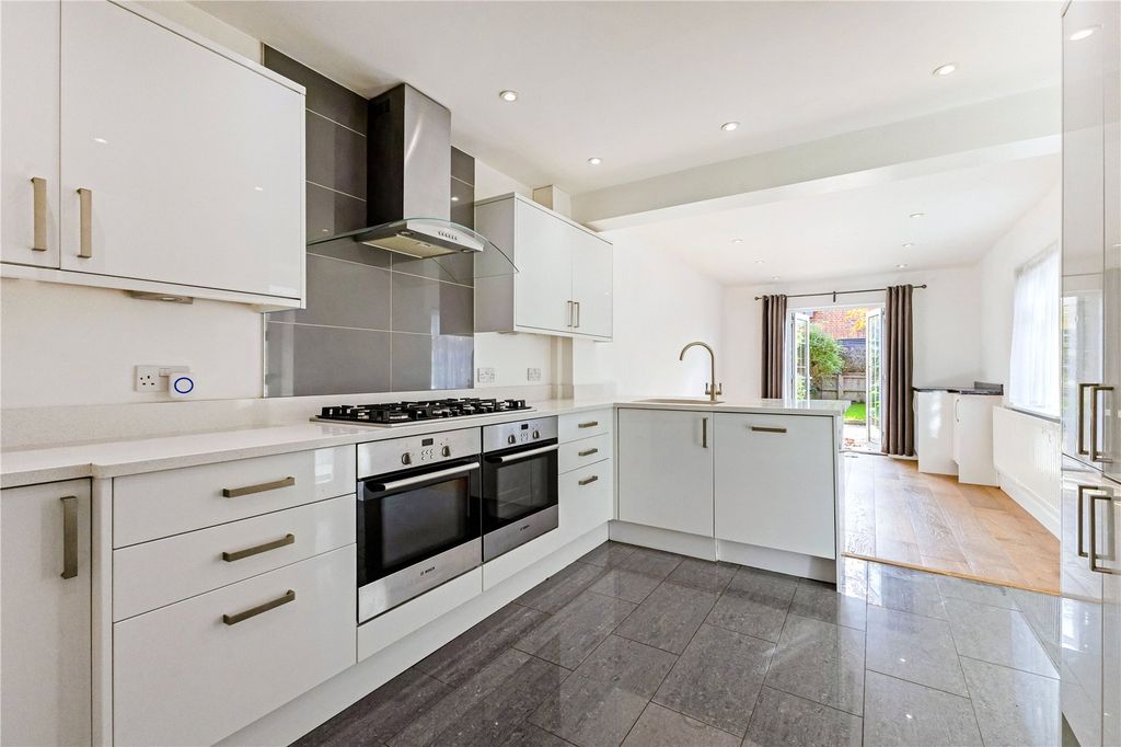 Property photo 3 of 13 Kitchen