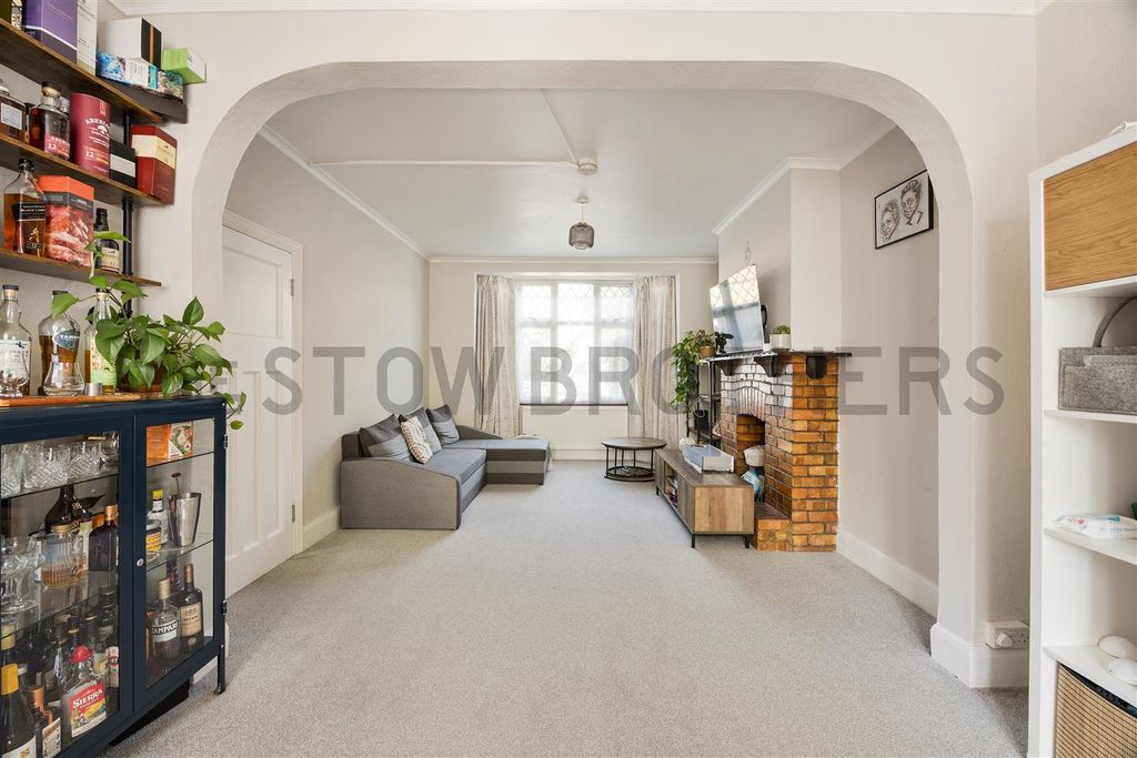 Property photo 2 of 16