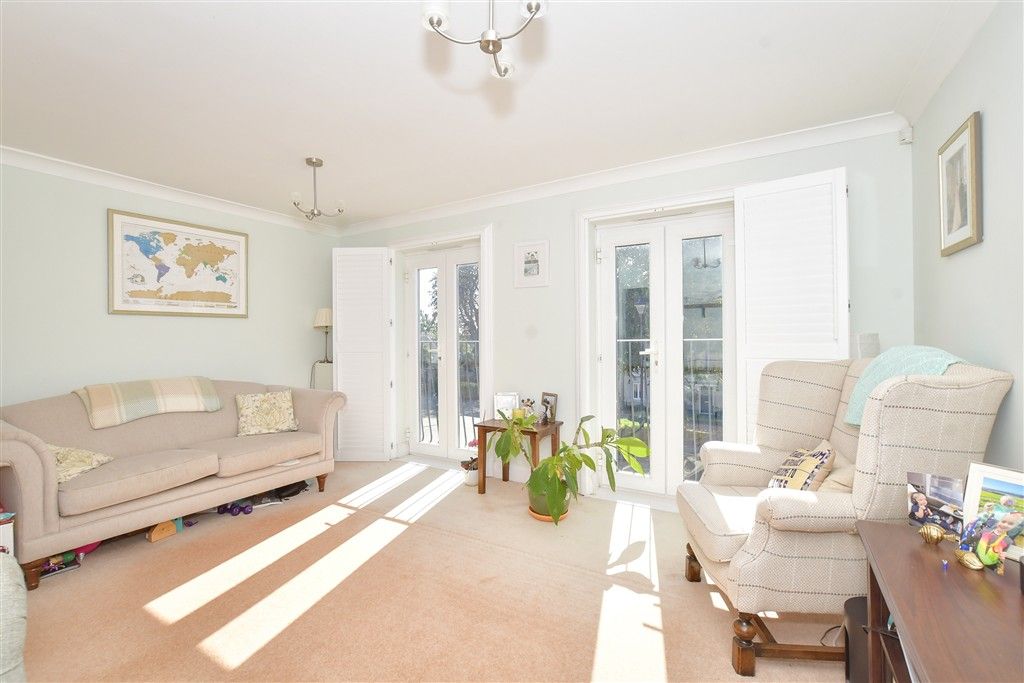 Property photo 2 of 14 Lounge