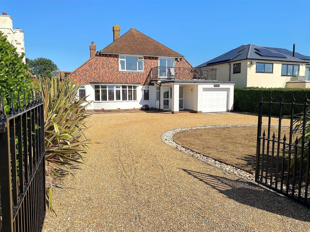 4 bed detached house for saleSouth Cliff, Bexhill-On-Sea TN39