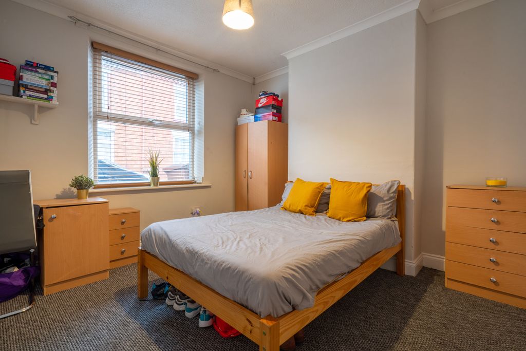 Property photo 3 of 6