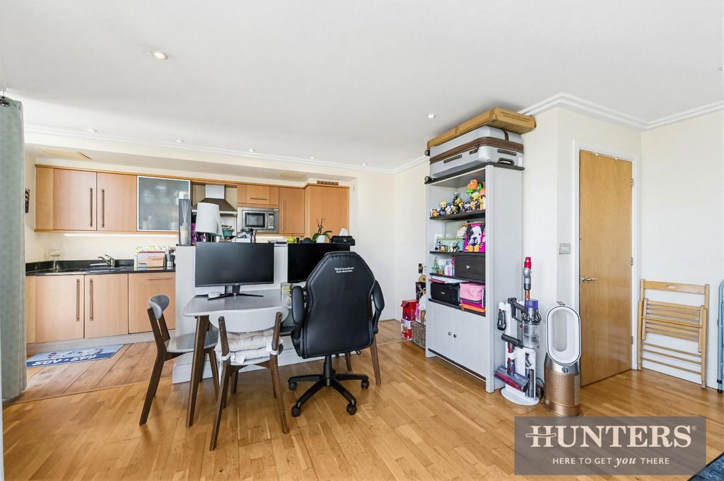 Property photo 2 of 10 Point Wharf, 11-2.Jpg