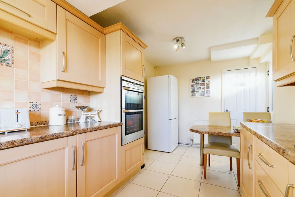 Property photo 3 of 17
