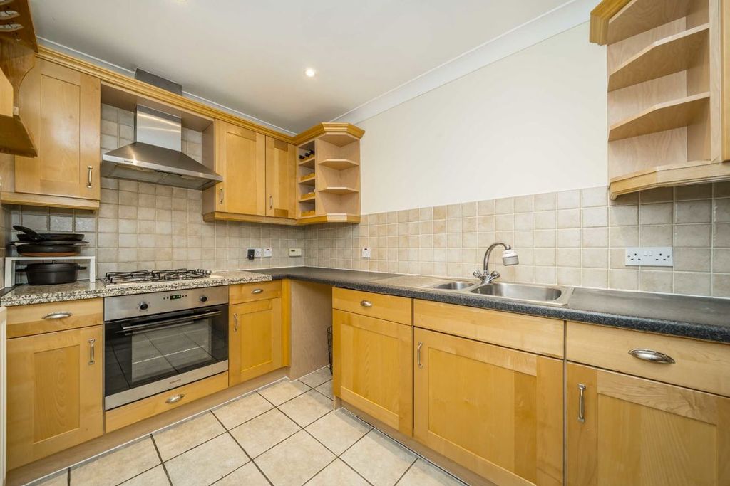 Property photo 3 of 4