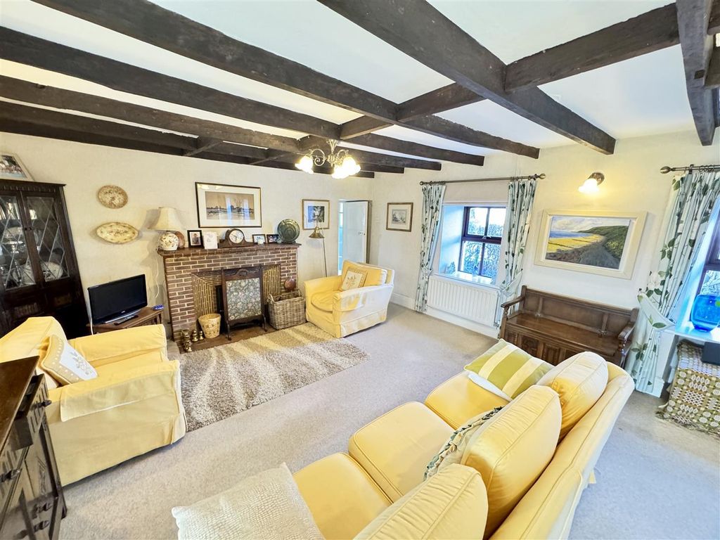Property photo 3 of 41 Living Room