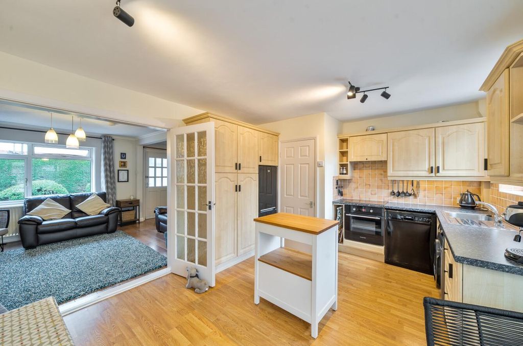 Property photo 3 of 17 1415060-1-699301F653909.Jpg