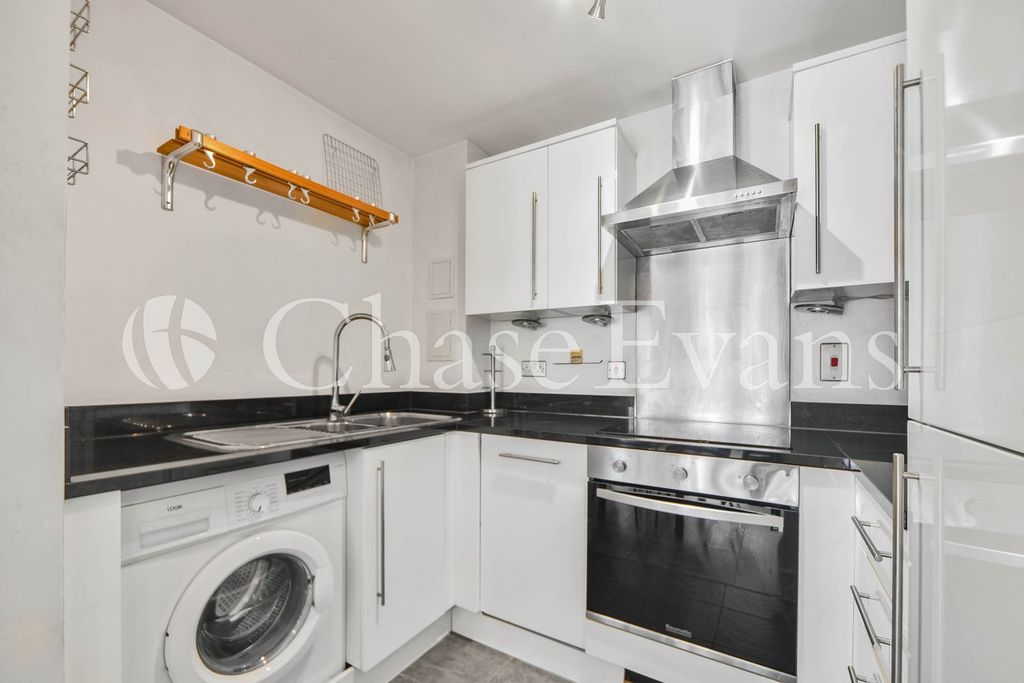 Property photo 2 of 21 Kitchen