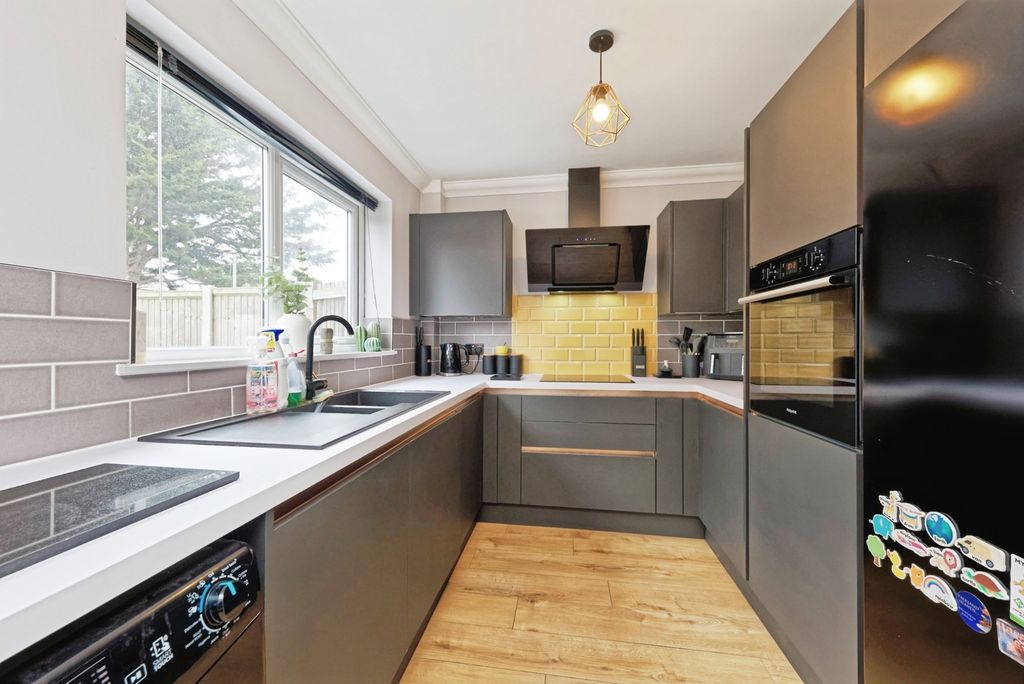 Property photo 2 of 20 Pbox-Img.Jpg