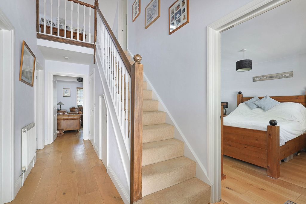 Property photo 3 of 24