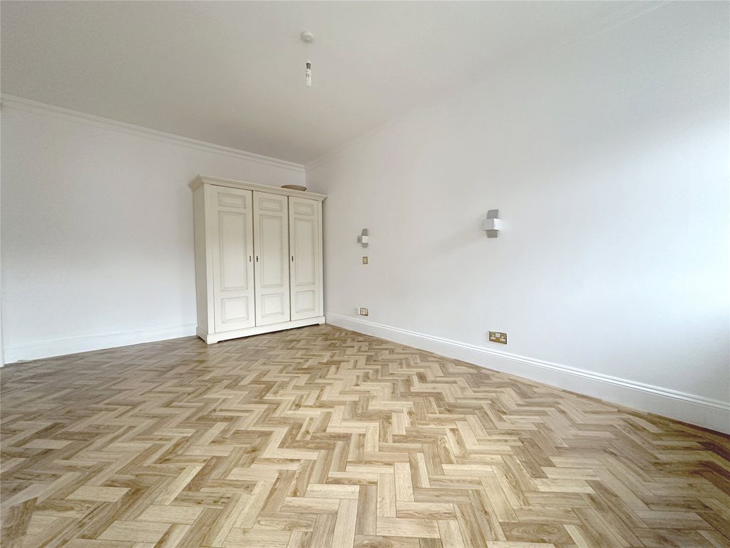 Property photo 3 of 13 Main Bedroom