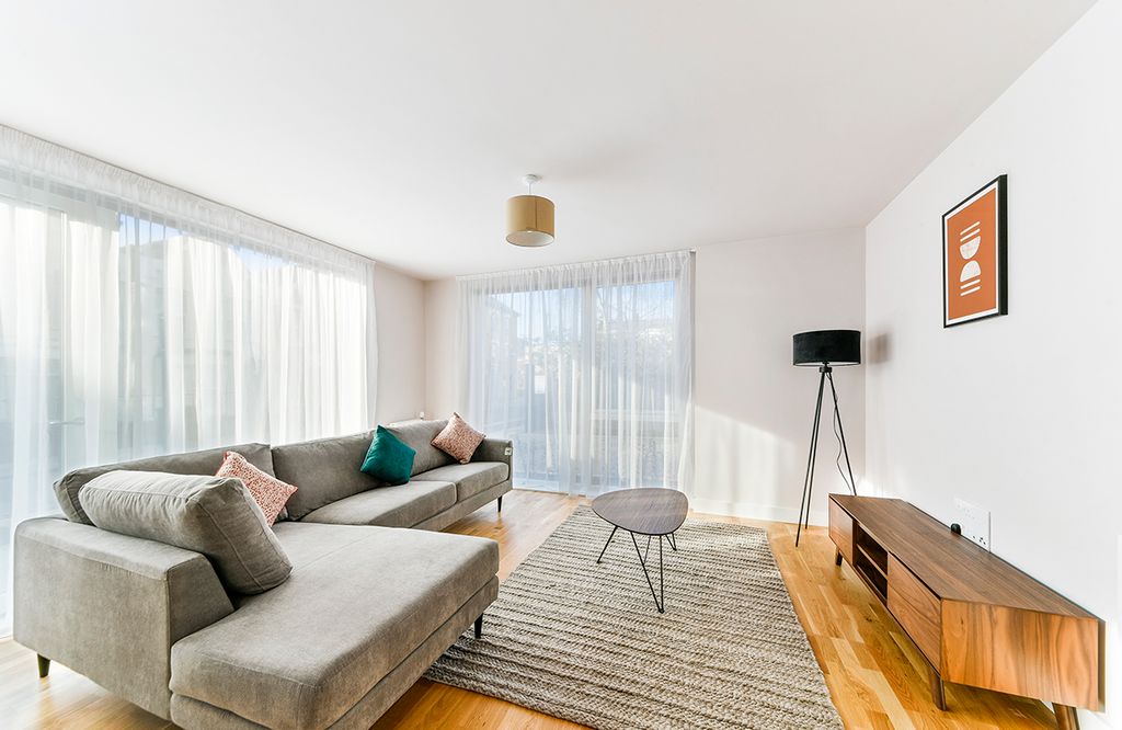 Property photo 2 of 11