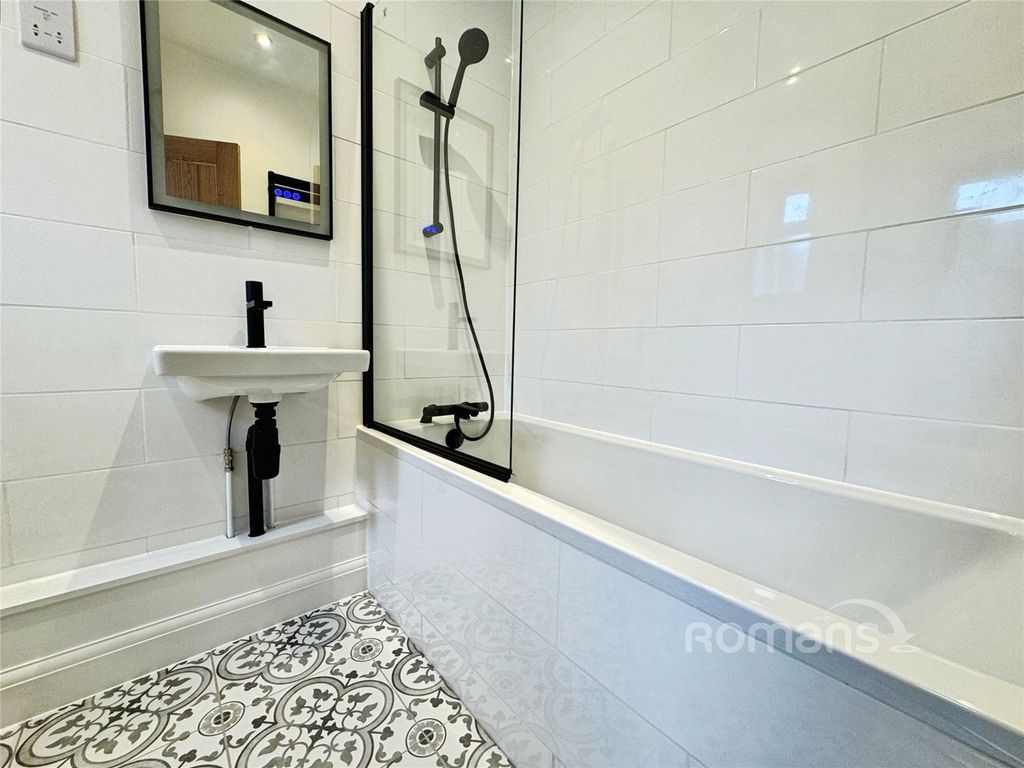 Property photo 3 of 8 Picture No. 09