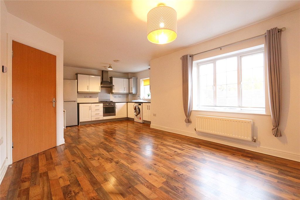 Property photo 3 of 9 Living Area