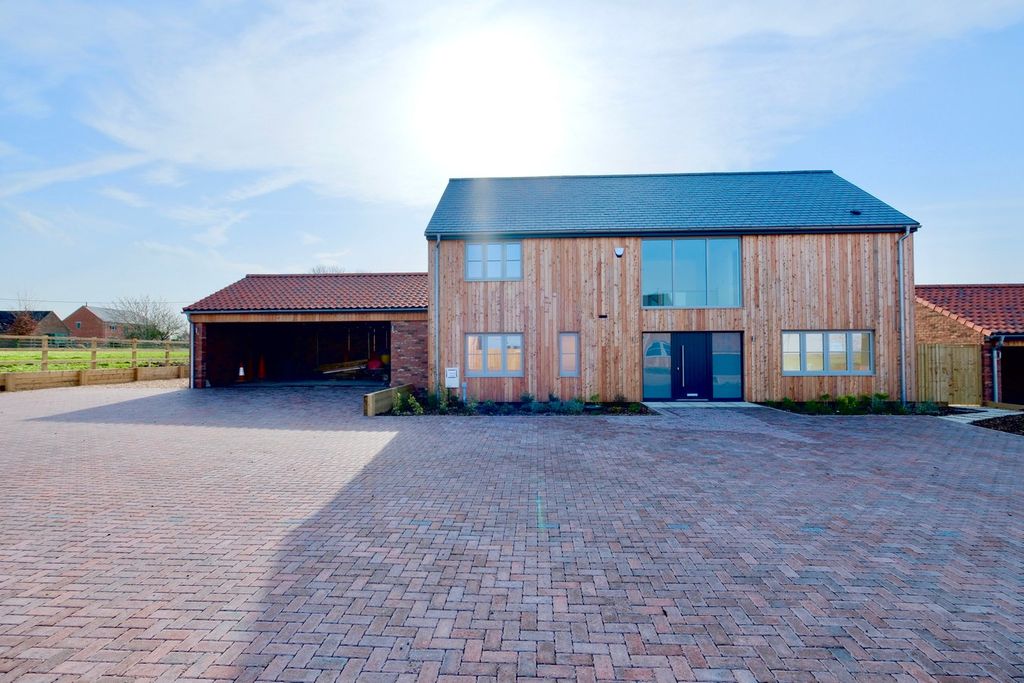 Property photo 1 of 25