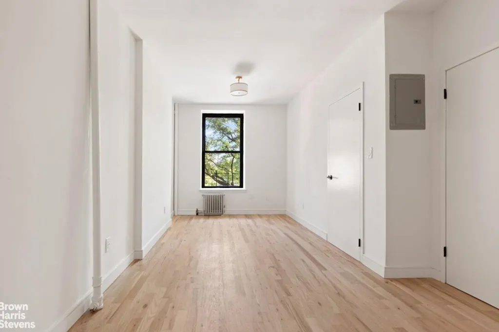 Property photo 2 of 11 <Alttext/>