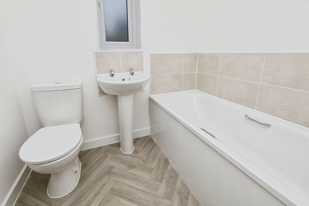 Property photo 3 of 20