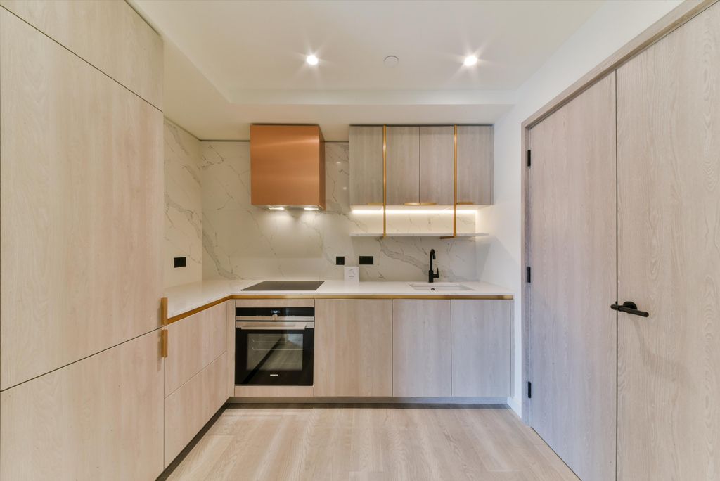 Property photo 2 of 12 Image