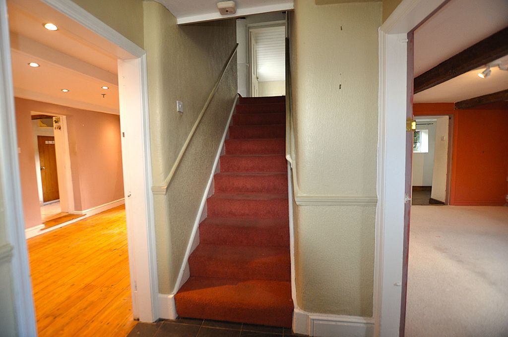 Property photo 2 of 33