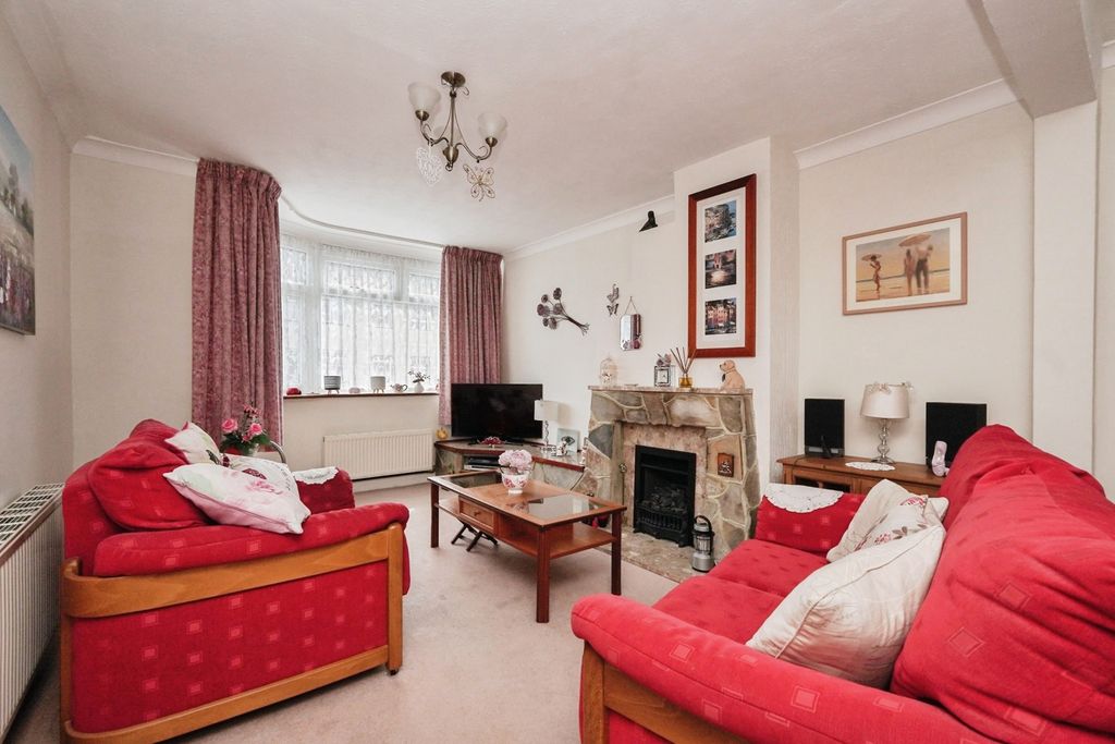 Property photo 2 of 17 Photo