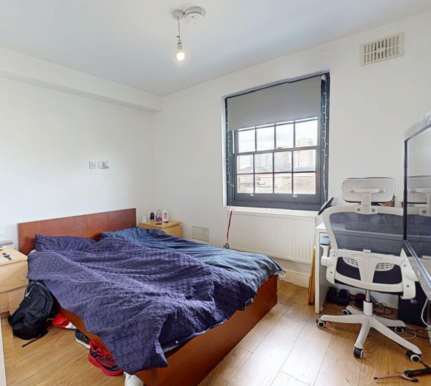 Property photo 1 of 13 Bedroom