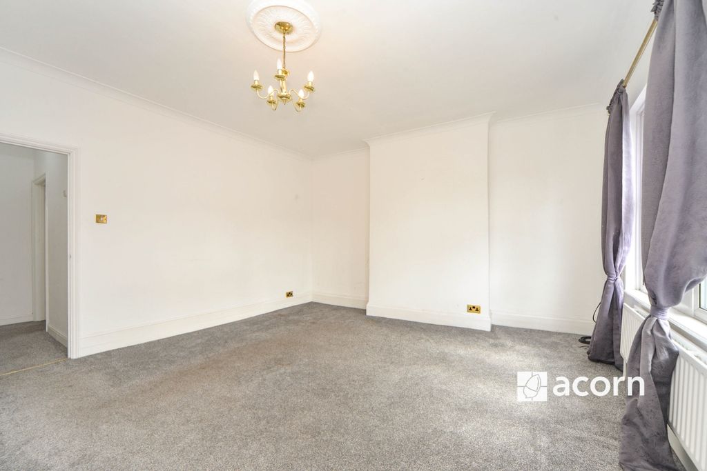 Property photo 1 of 10 Bedroom